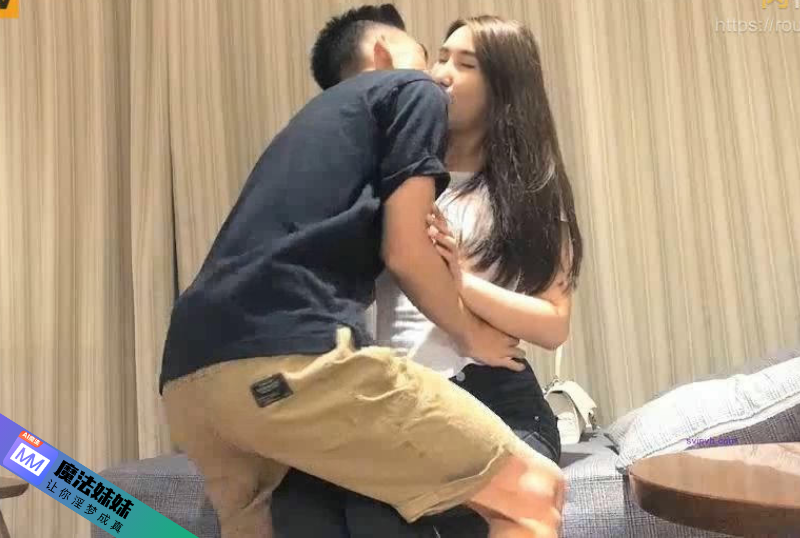 再約高顔值牛仔褲鴨舌帽妹子,互摸舌吻口交上位騎乘擡腿側入猛操.png