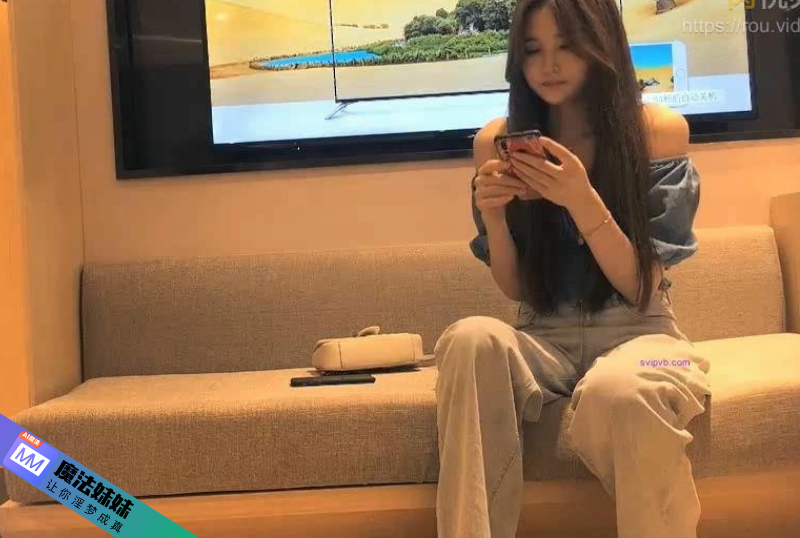 高顔值大長腿妹子，近距離拍攝舔奶扣逼，口交上位騎乘大力猛操.png