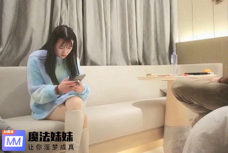 探花白色高靴萌妹子啪啪,近距離拍攝張開雙腿抹潤滑油猛操.png
