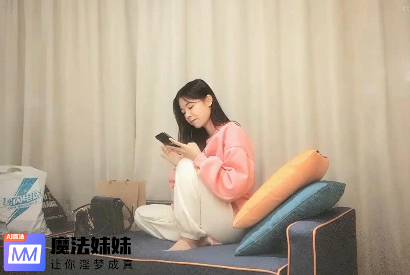 探花兩個萌妹雙飛，一起舔弄上位騎乘輪流操搞完留一個繼續.png